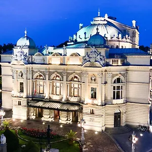 4* Otel H12****